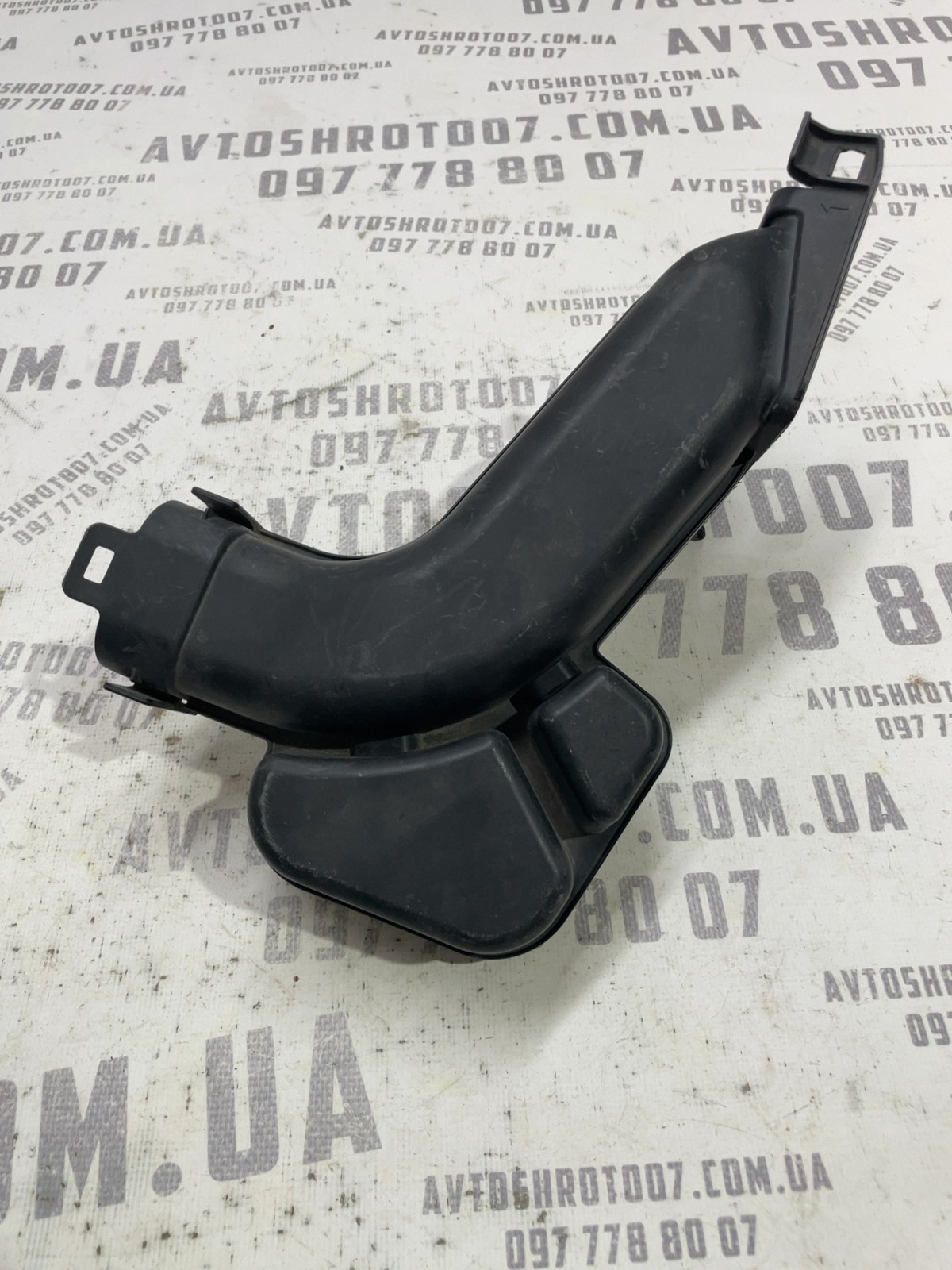 Патрубок повітряний Nissan Rogue T32 (13-20)