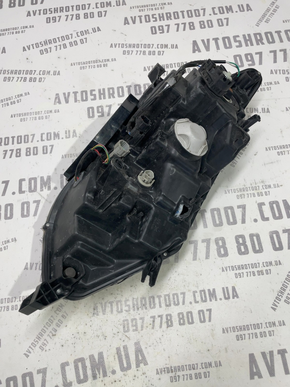 Фара передня ліва Nissan Rogue T32 10018841