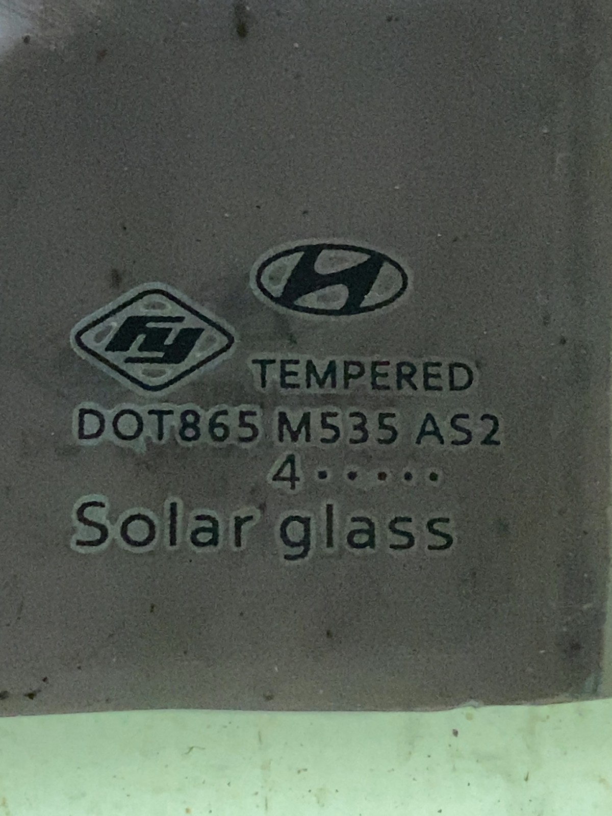 Скло дверей Hyundai Sonata 7 LF