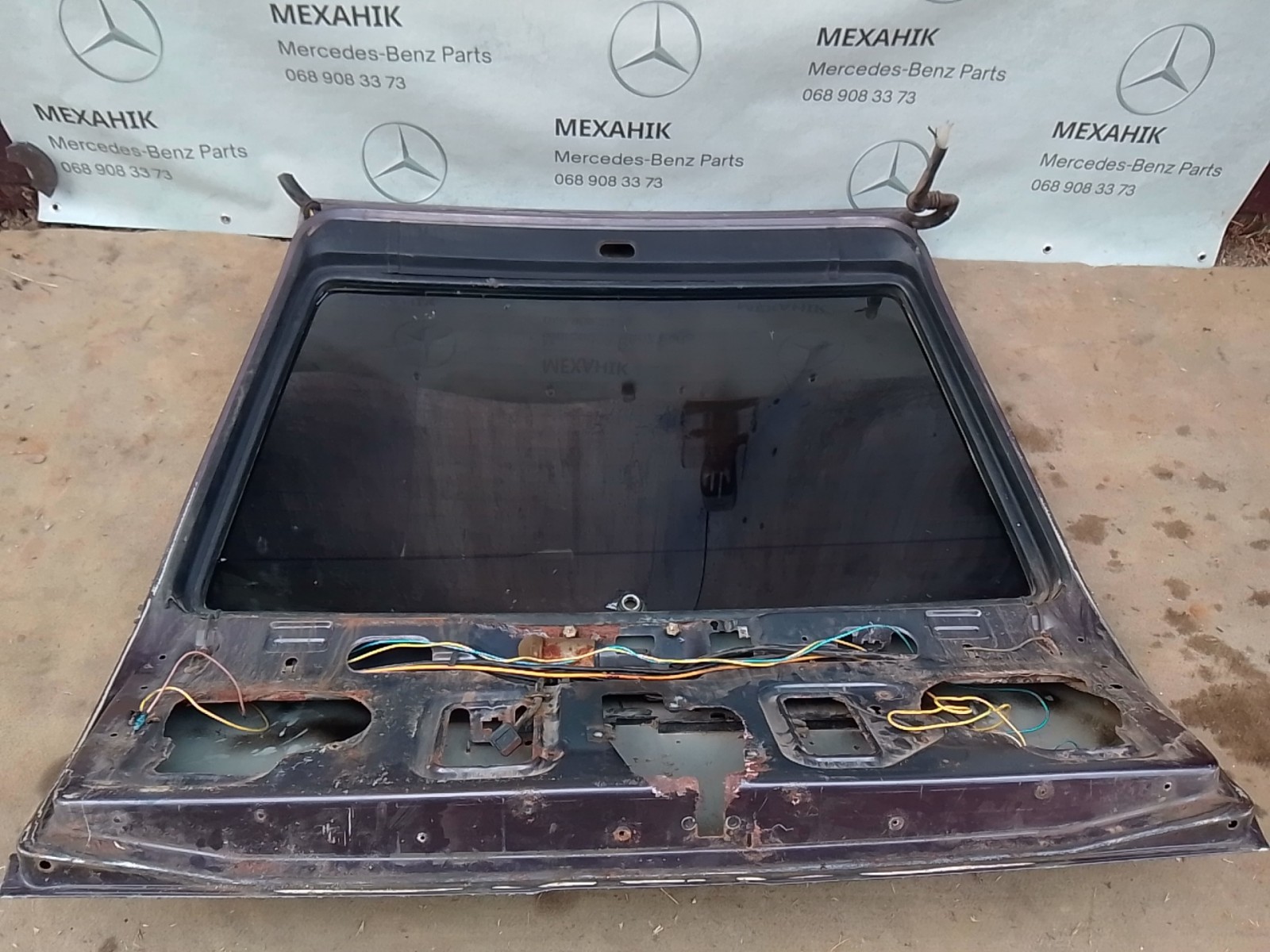 Кришка багажника Mercedes-Benz E-Class W124