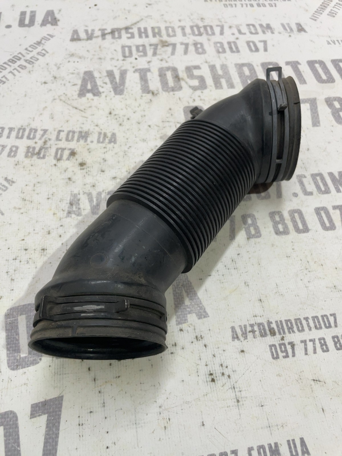 Патрубок повітряний Volkswagen Passat CC 35
