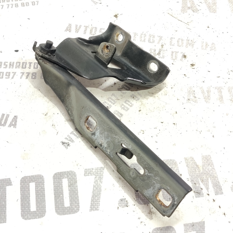 Петля капоту ліва Audi A4 B8 (07-15) 2.0 Дизель