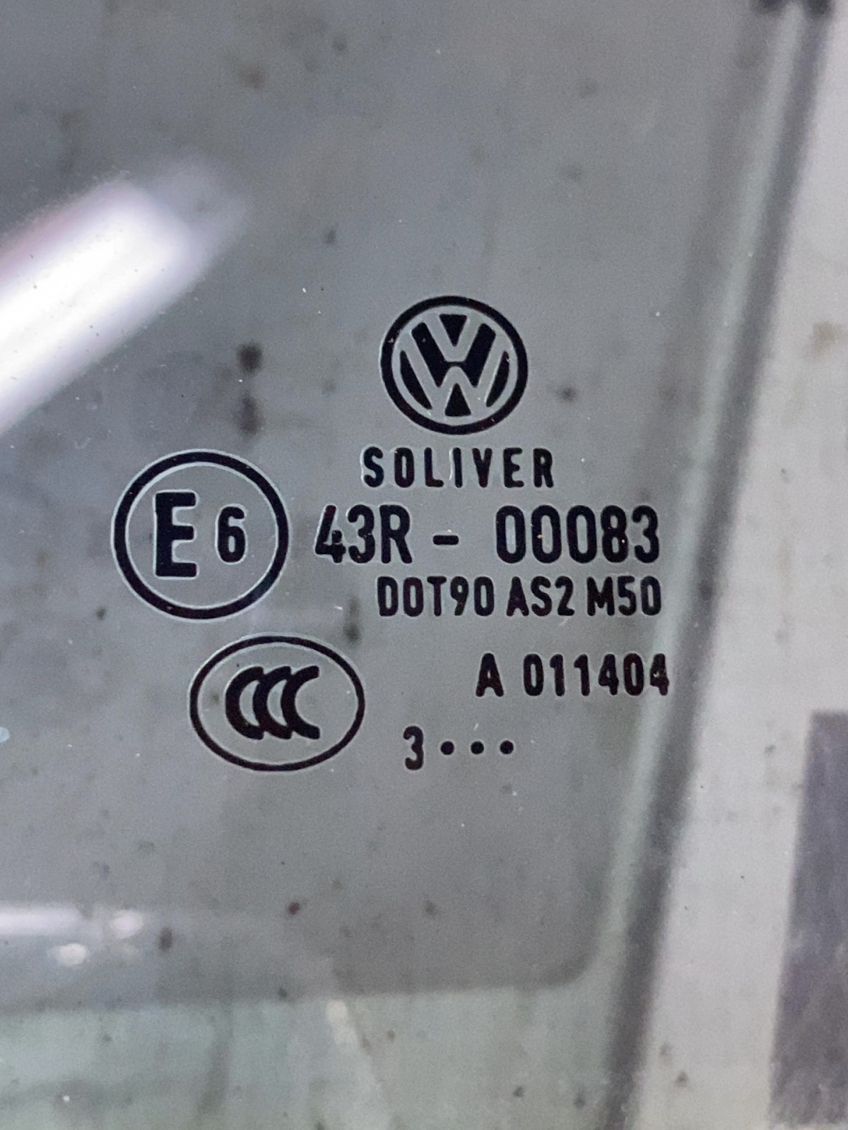 Скло дверей переднє ліве Volkswagen Passat CC (08-16)
