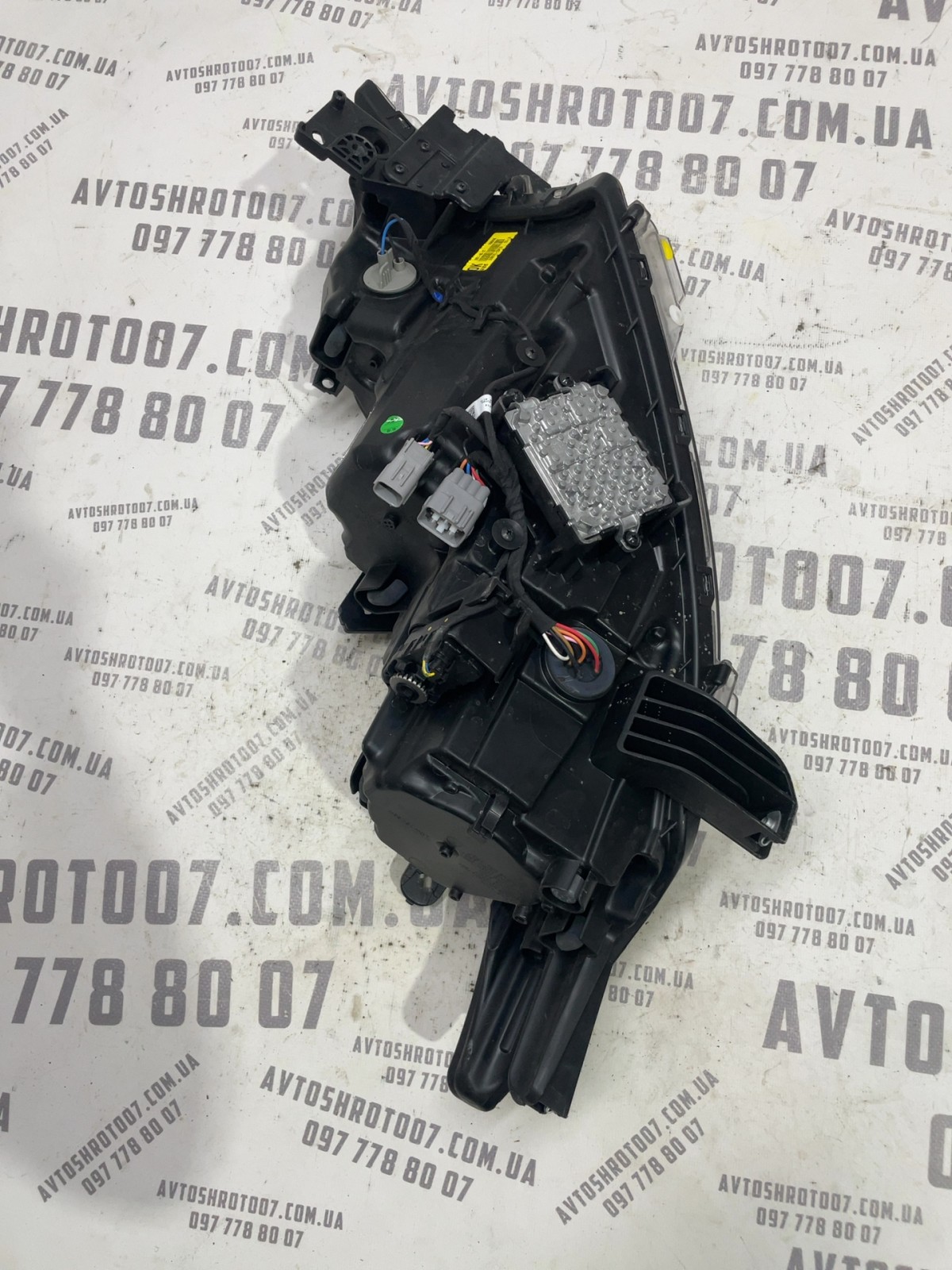 Фара ліва Mitsubishi Outlander 3 (12-21) ECM92121E10