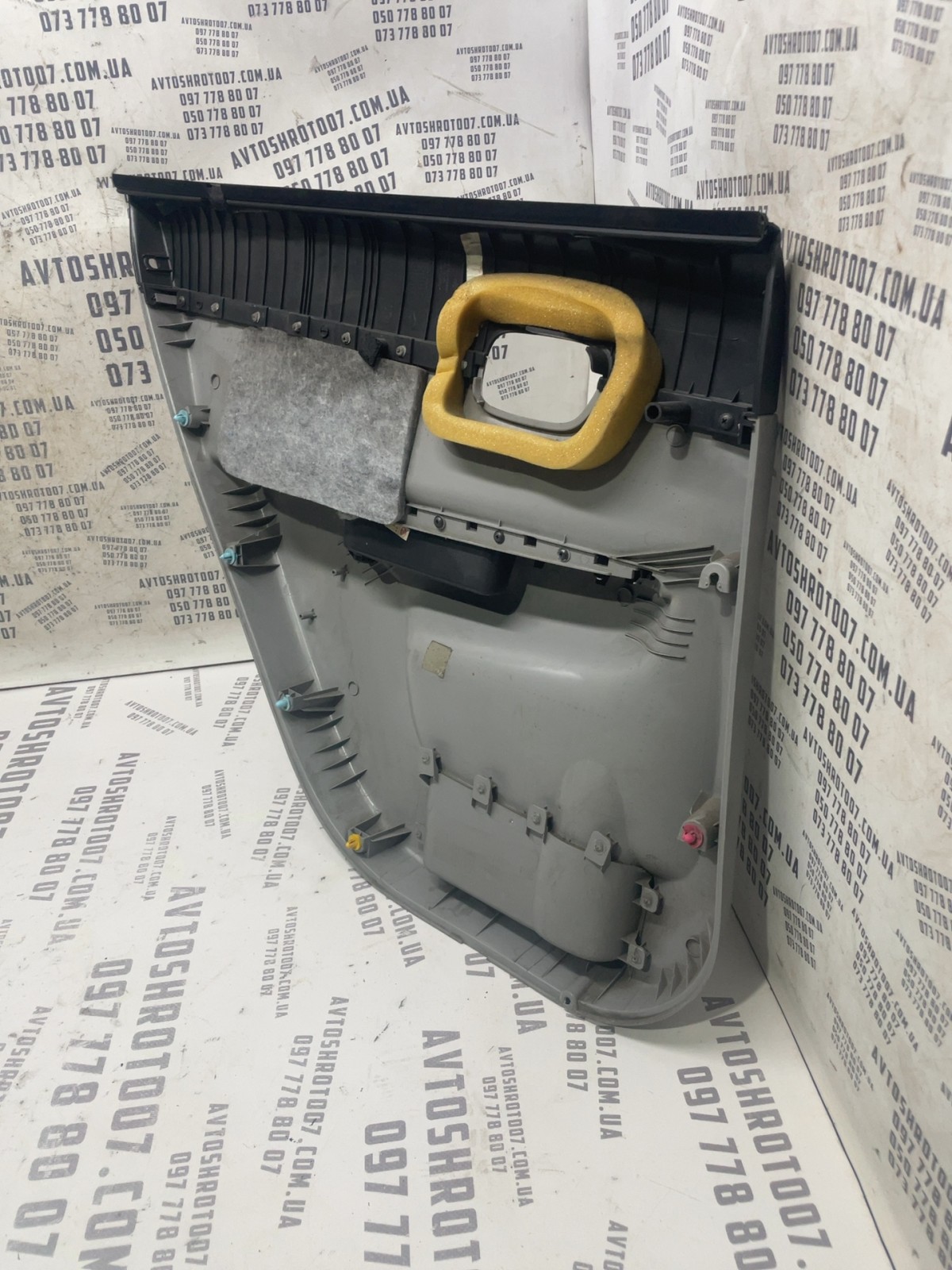 Карта дверна Hyundai Accent 3 1.5D зад.пр OEM 833601E010