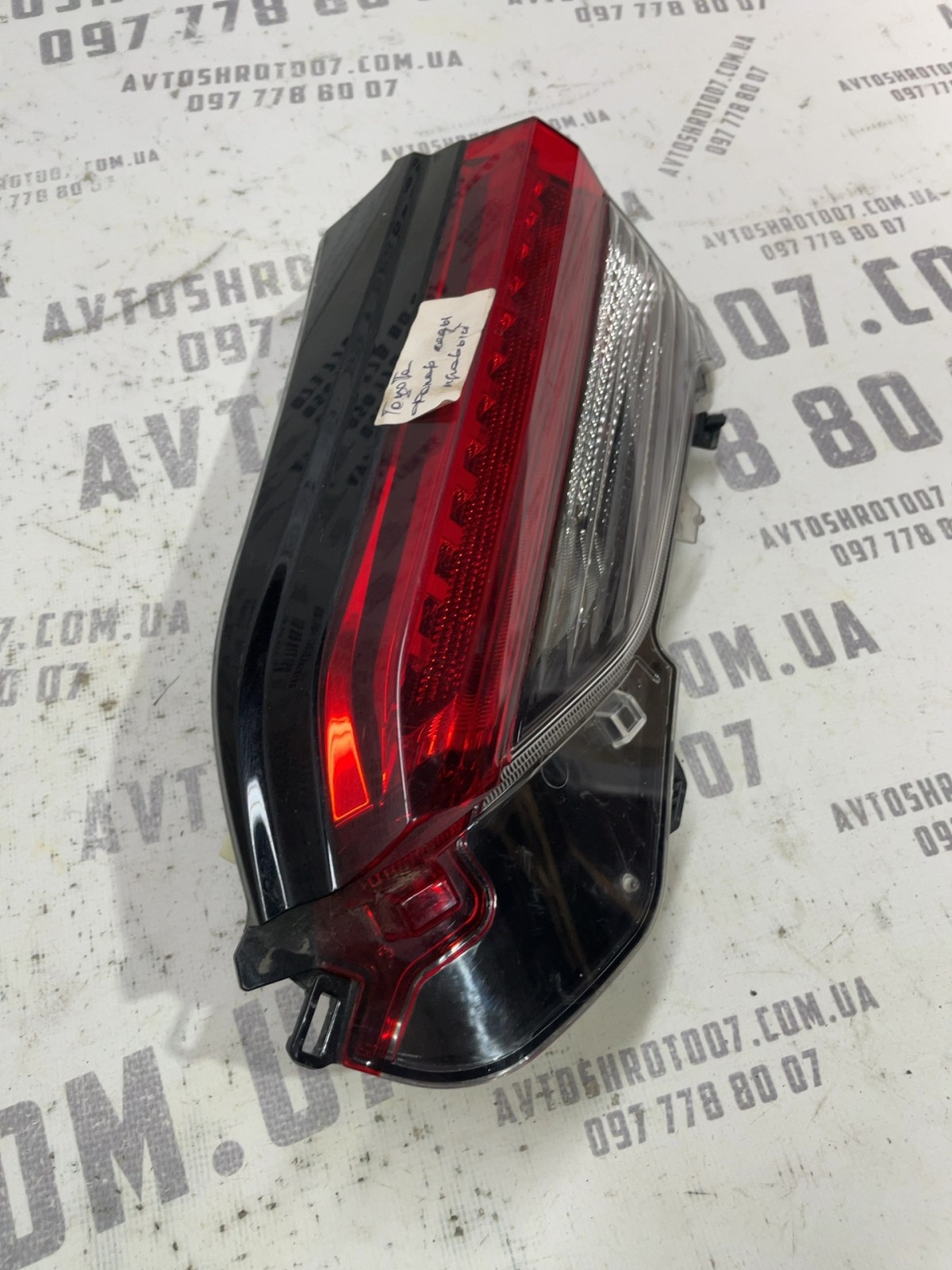 Ліхтар задній правий Toyota RAV4 5 (18-24) 8158042151