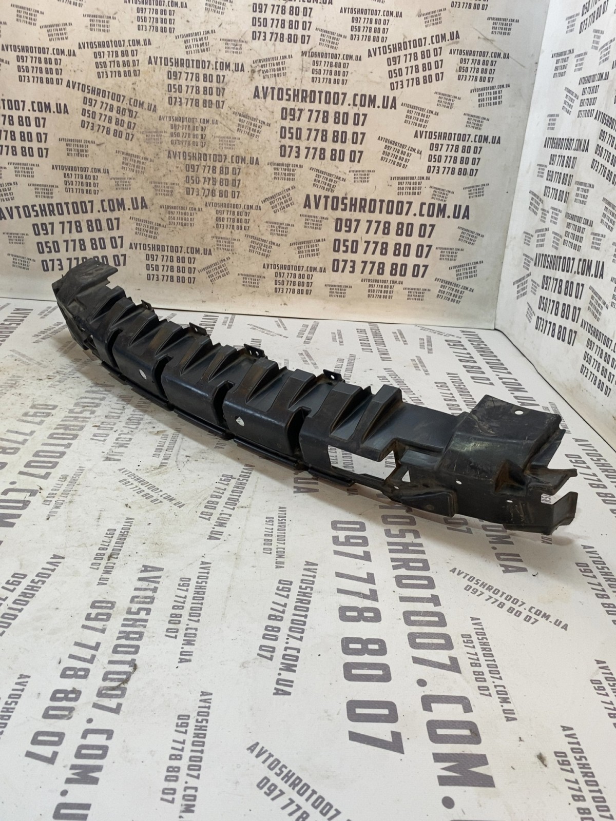 Абсорбер бампера передній Jeep Cherokee KL 68200495AB