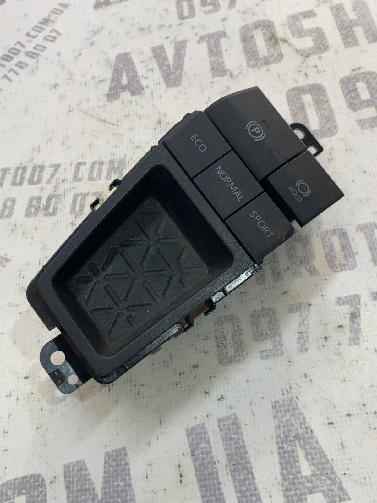 Кнопка ручного тормозу Toyota RAV4 5 75L720