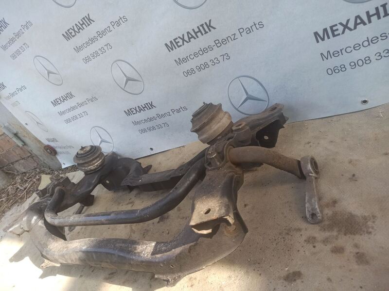 Підрамник передній Mercedes-Benz E-Class w211