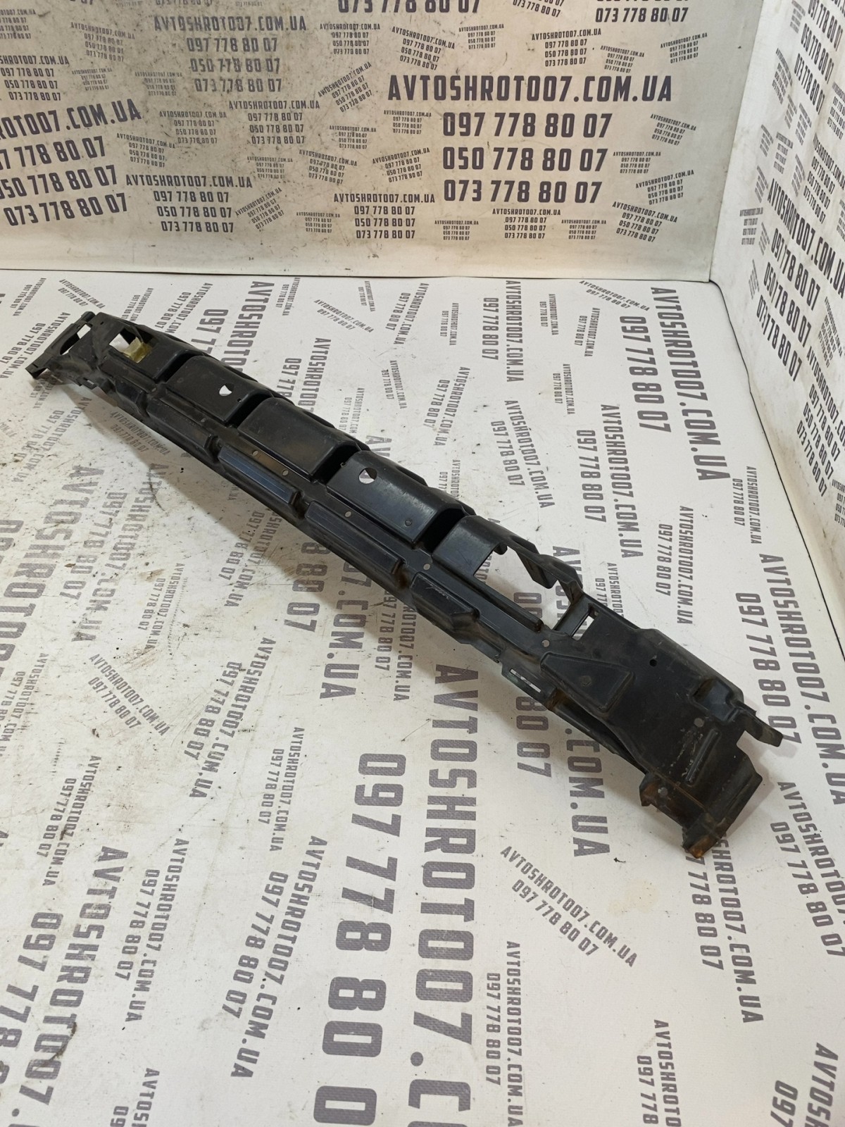 Абсорбер бампера передній Jeep Cherokee KL 68200495AB